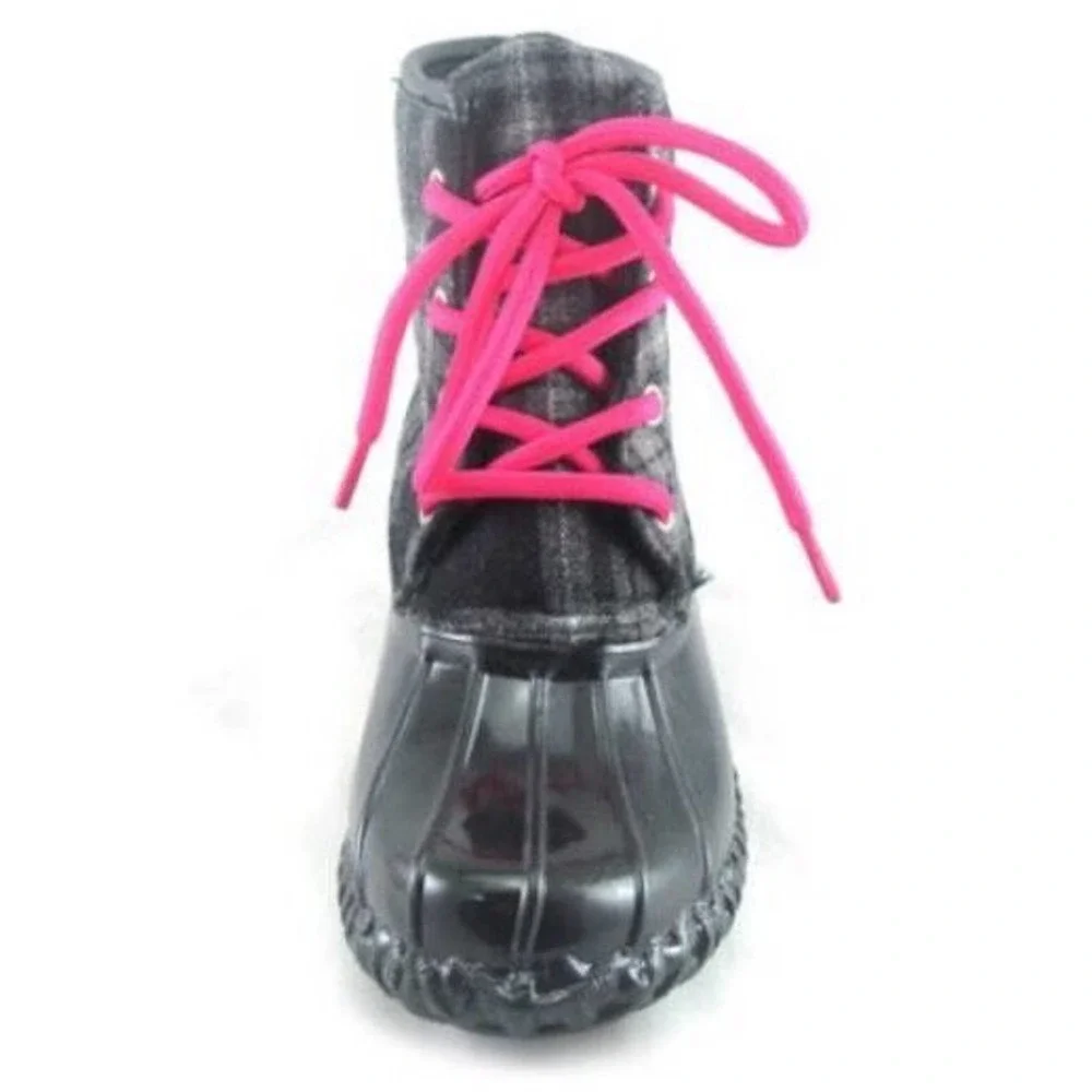 NEW Youth Girls Black Plaid Lace Up Waterproof Winter Boots‎ Bright Pink Laces 4